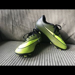 Nike Soccer cleats, Youth 2.5